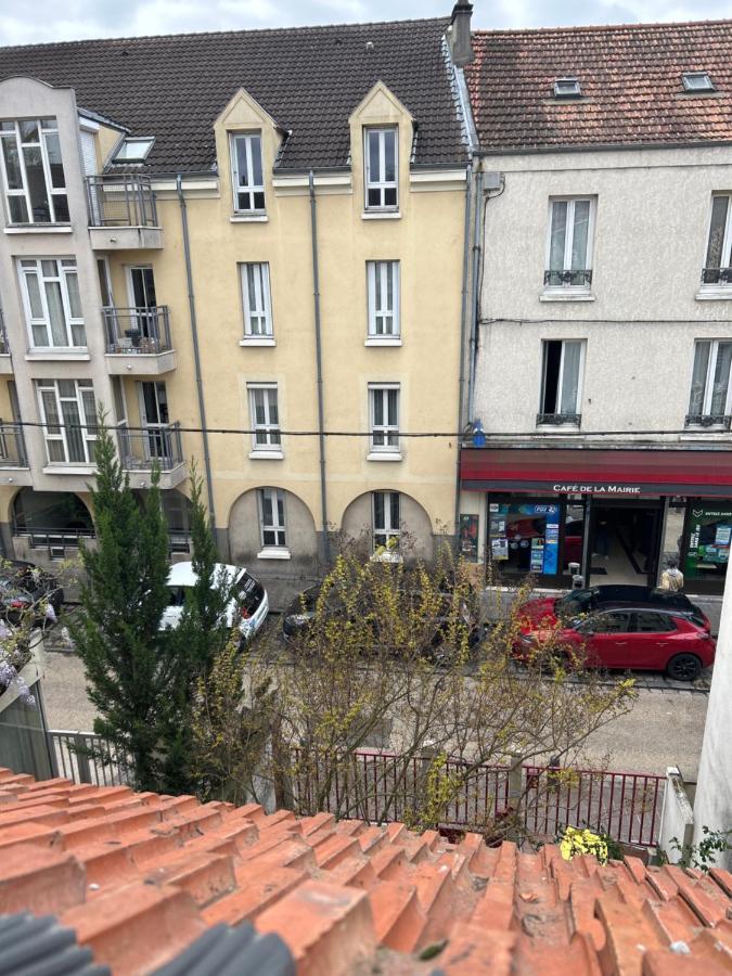 F3 Au Grenier D'Une Maison Масси Экстерьер фото